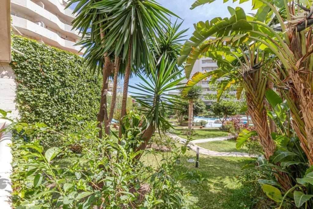 797 Holiday Rentals- Precioso Piso Con Vistas Al Jardin En Benalbeach Benalmádena Buitenkant foto
