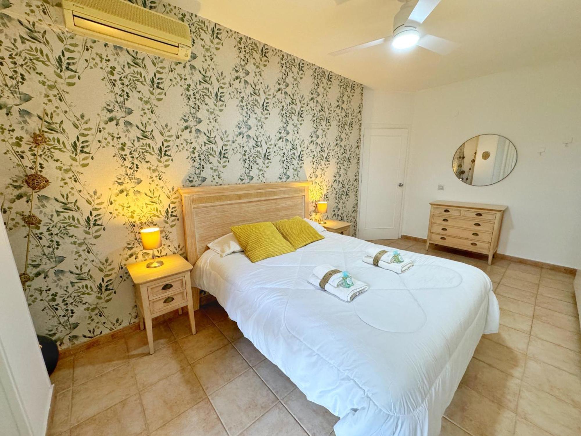 797 Holiday Rentals- Precioso Piso Con Vistas Al Jardin En Benalbeach Benalmádena Buitenkant foto